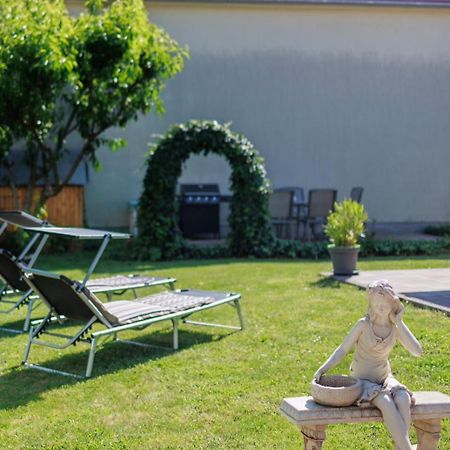 Orchidea Apartman Mosonmagyaróvár Εξωτερικό φωτογραφία