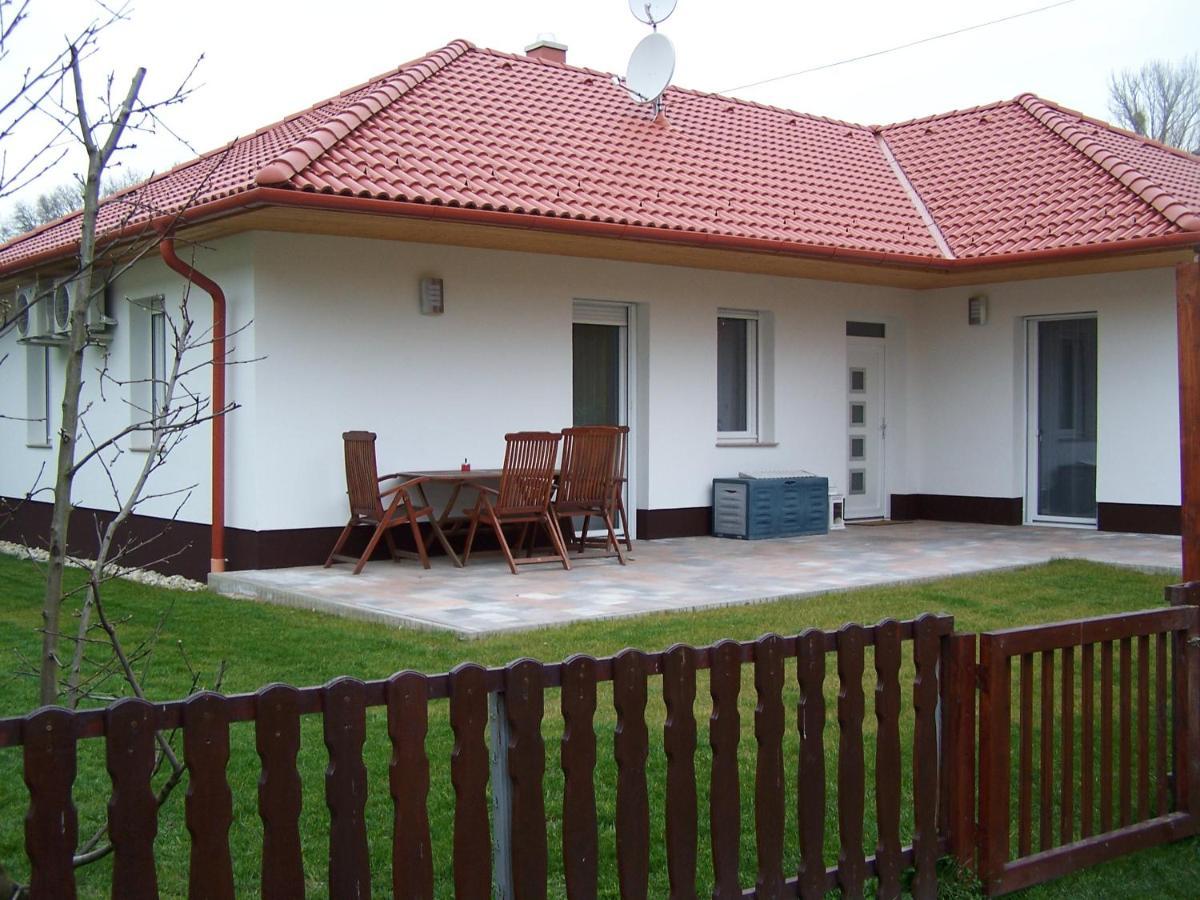 Orchidea Apartman Mosonmagyaróvár Εξωτερικό φωτογραφία