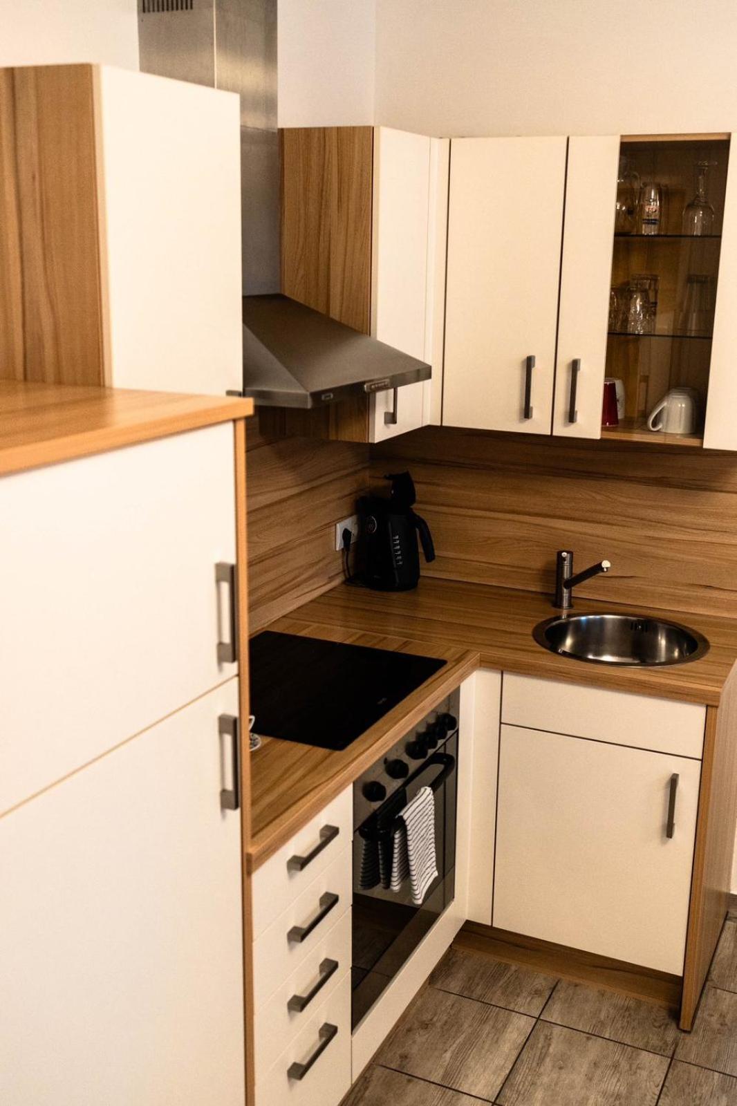 Orchidea Apartman Mosonmagyaróvár Εξωτερικό φωτογραφία