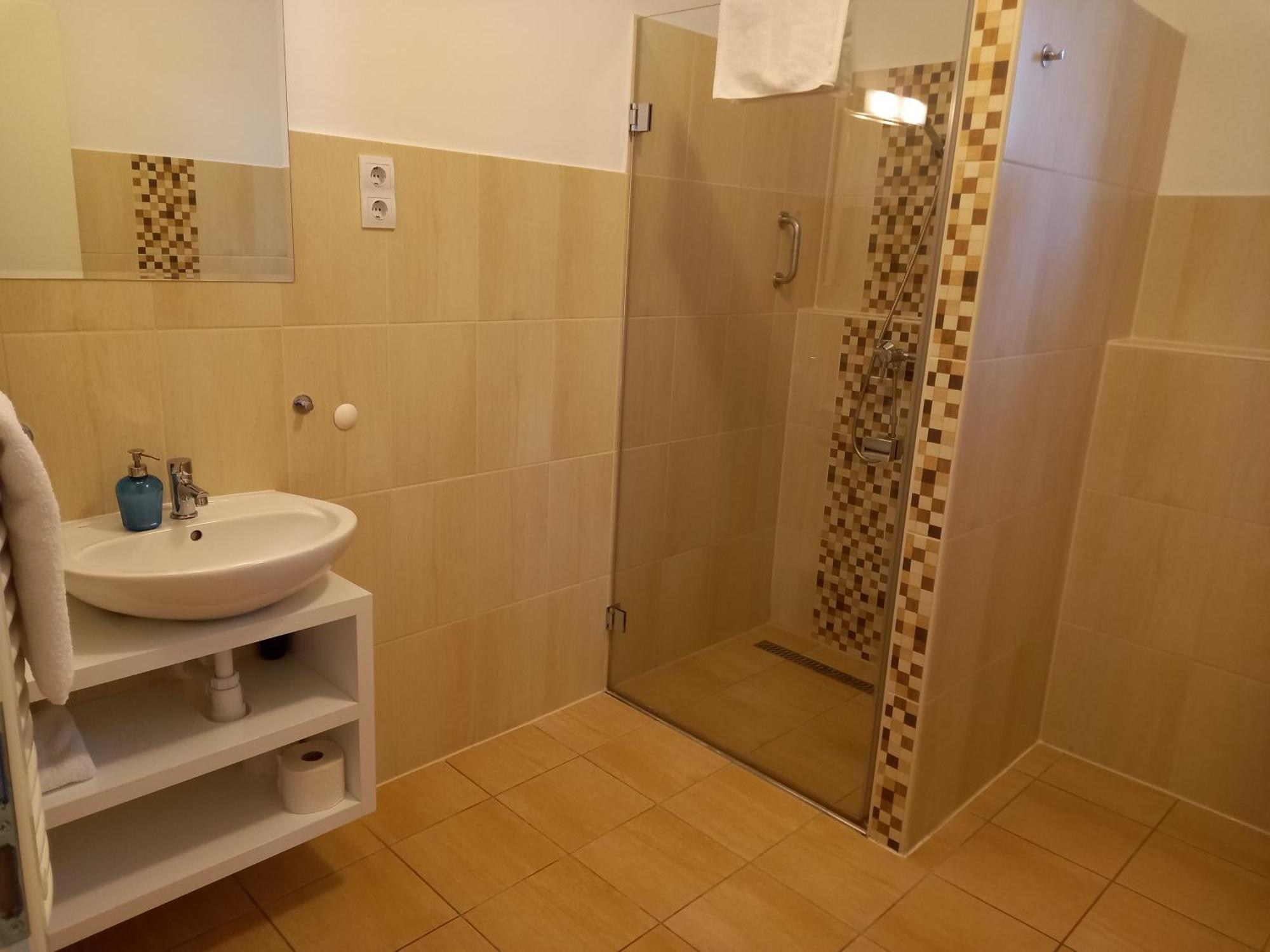 Orchidea Apartman Mosonmagyaróvár Εξωτερικό φωτογραφία